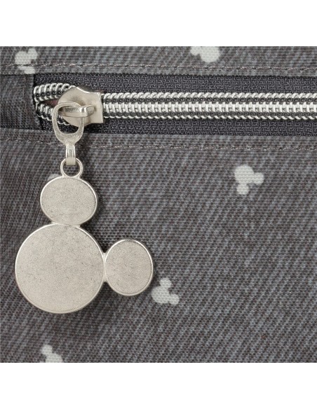 NECESER 3C. MICKEY STUDS